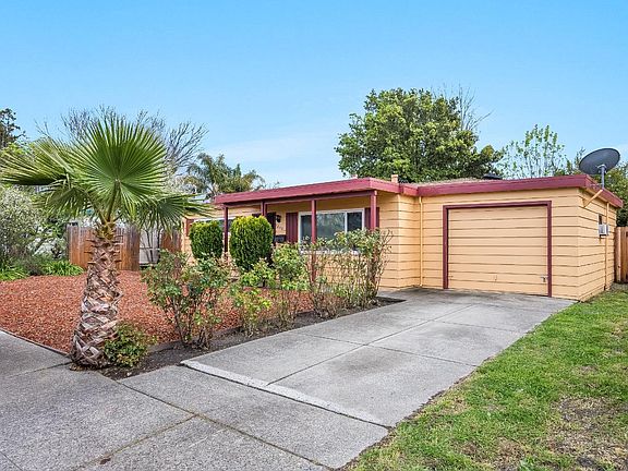 2nd image of 832 E Santa Barbara Drive E
