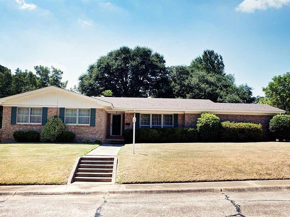 1st image of 7 Evergreen Dr