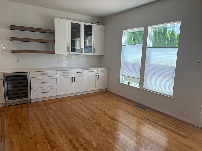 11514 Amherst Ave — Photo 5