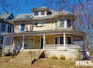 130 E 4th St, Mount Carmel, IL