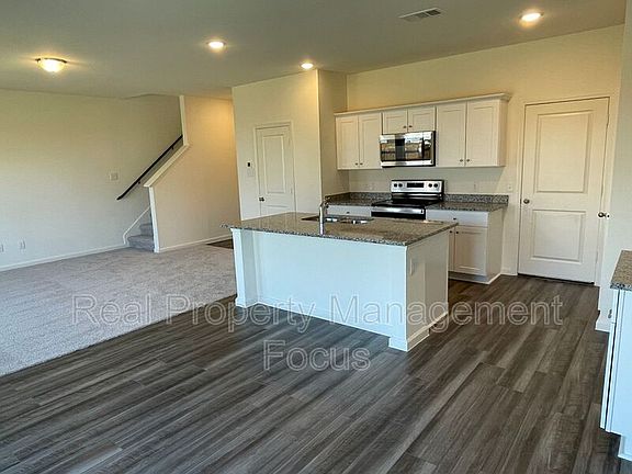 5th image of 1903 Marquette Dr