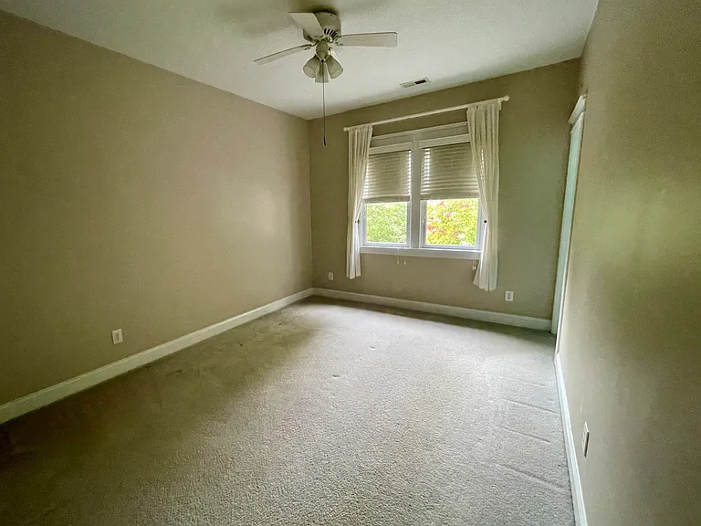 112 Westside Dr — Photo 13