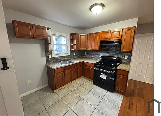 10 Tillinghast St #1 — Photo 1
