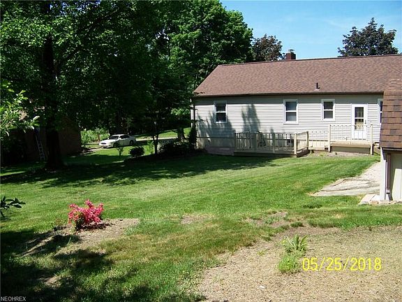 4th image of 327 Schrop Ave