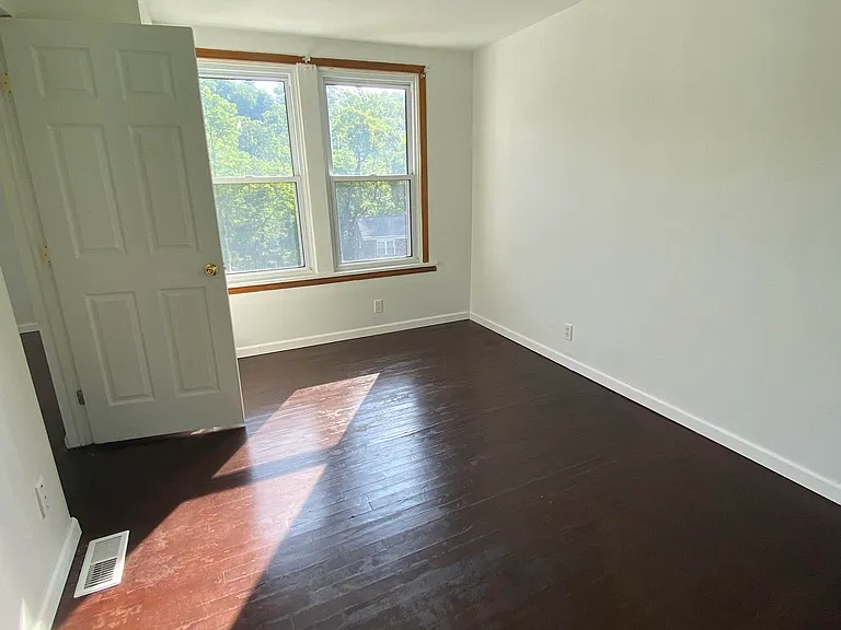 61 Pointview Rd #2 — Photo 15