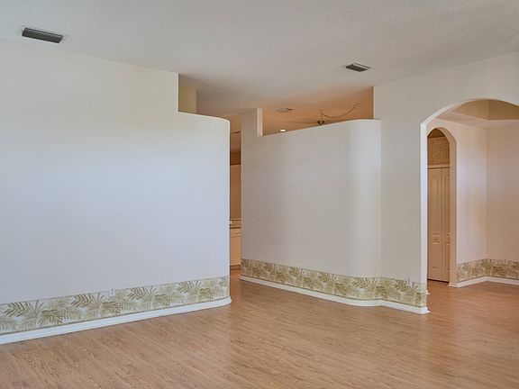 5th image of 449 Country Vineyard Dr