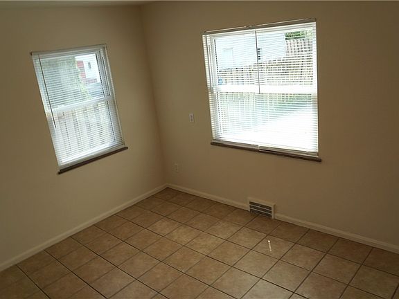 5th image of 4562 W 147th St