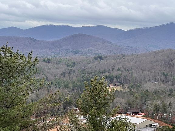 2nd image of 12 Summit Trce