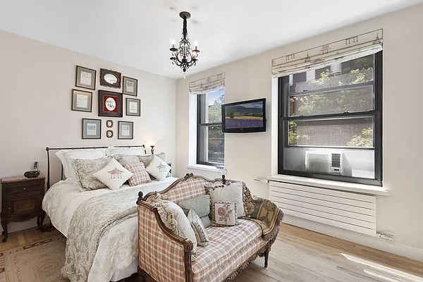 Sold by Corcoran | media 19