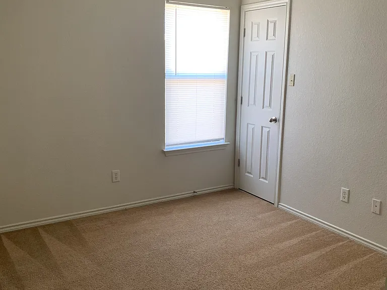 2912 Ashley Dr — Photo 11