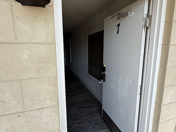 2nd image of 626 Power St Unit 7
