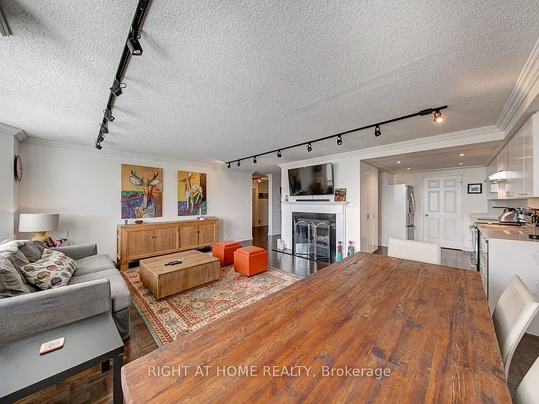 280 Simcoe St #1405 — Photo 9