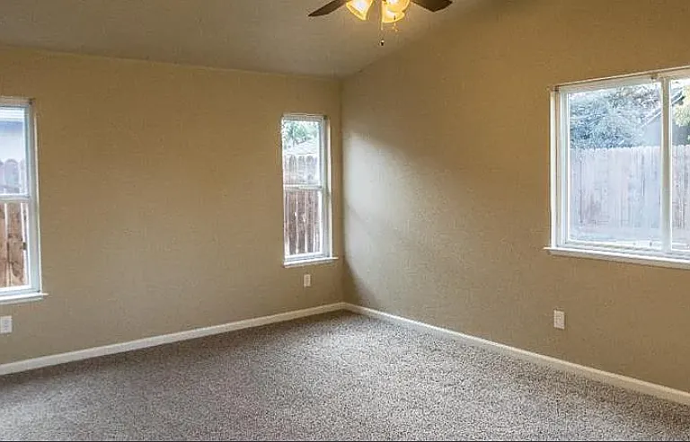 15633 Wooten Ct — Photo 2