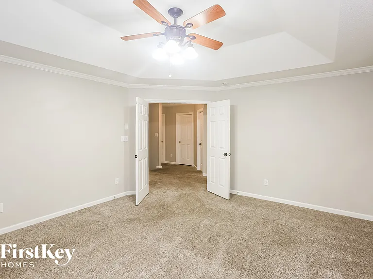 8802 Glenover Cir — Photo 6