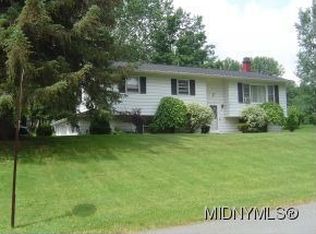 24 Clarion Dr, Whitesboro, NY 13492