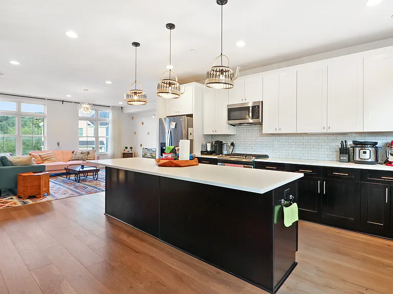 414 Walnut Ct — Photo 5