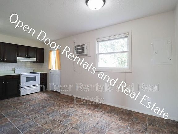 3rd image of 924 East Ave