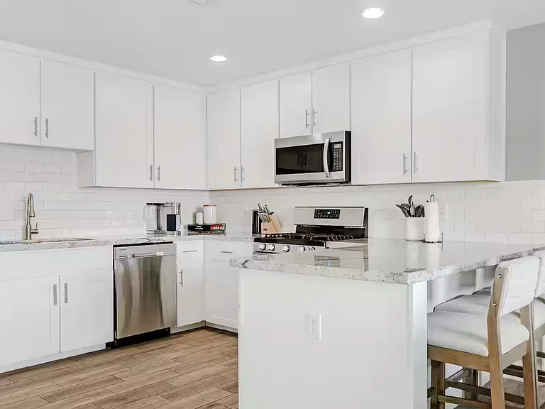 8725 E Rancho Vista Dr — Photo 2