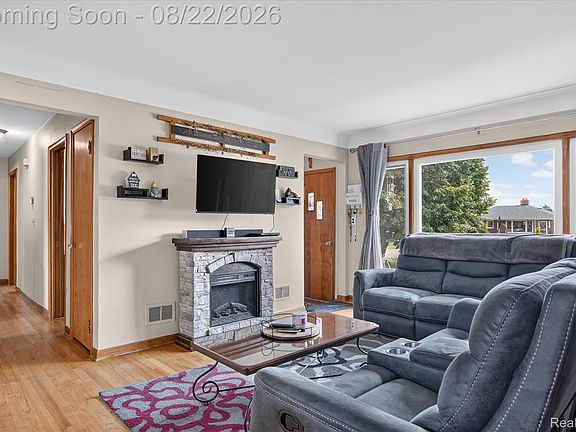 5th image of 13430 Trenton Rd