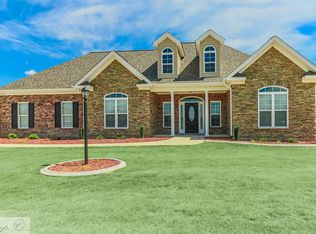 106 S Merganser Dr, Pikeville, NC 27863
