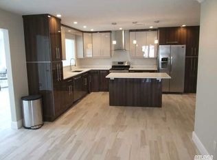 180 Hamilton Ave, Island Park, NY 11558