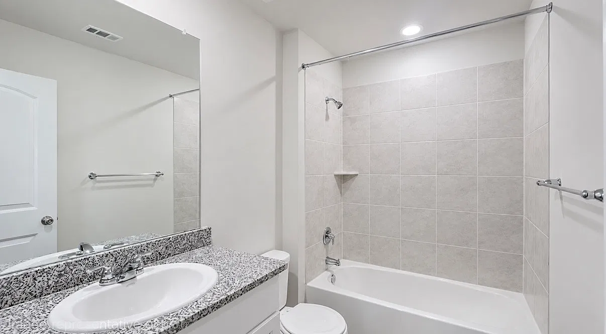 3 bed, 1539 sqft, $1,800 — Photo 2