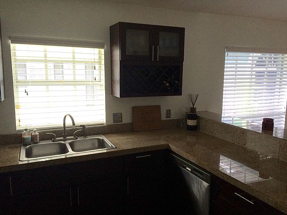 5th image of 3205 W De Leon St Unit E