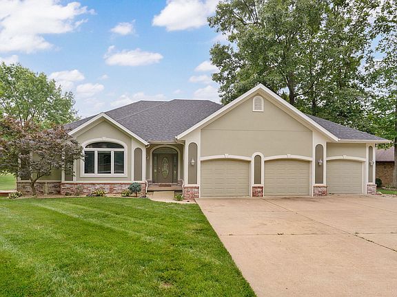 2nd image of 3318 Winged Foot Drive