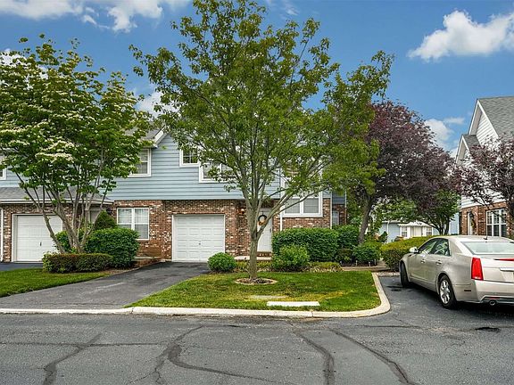 2nd image of 27-29 Broadlawn Dr #27-29