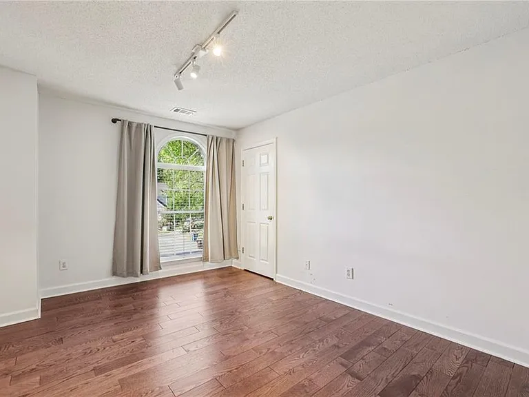 615 Tammany Pointe — Photo 9