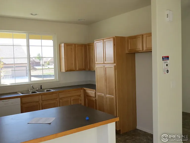 431 Pioneer Ln — Photo 4