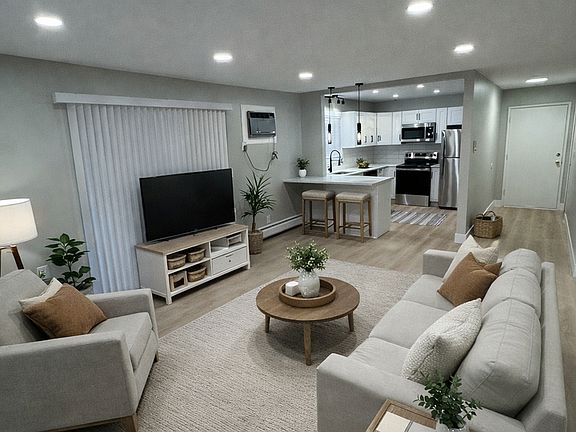 5th image of 775 Coolidge St #7