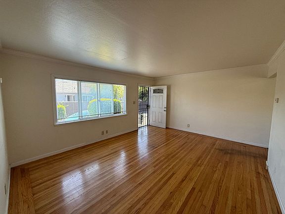 2nd image of 1657 Mono Ave #2