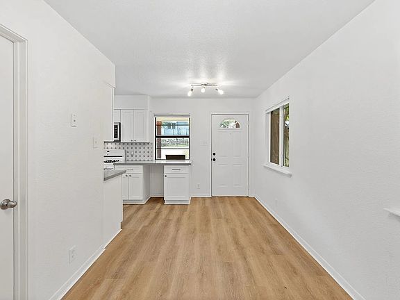 2nd image of 2404 Bryan St #3