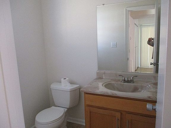 3rd image of 210 Tyler Ave