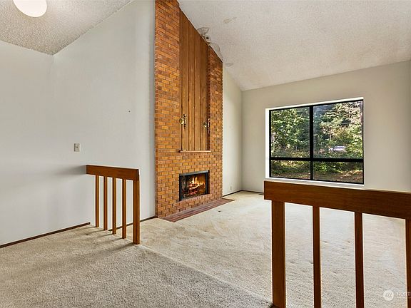 3rd image of 18121 NE 196th Street