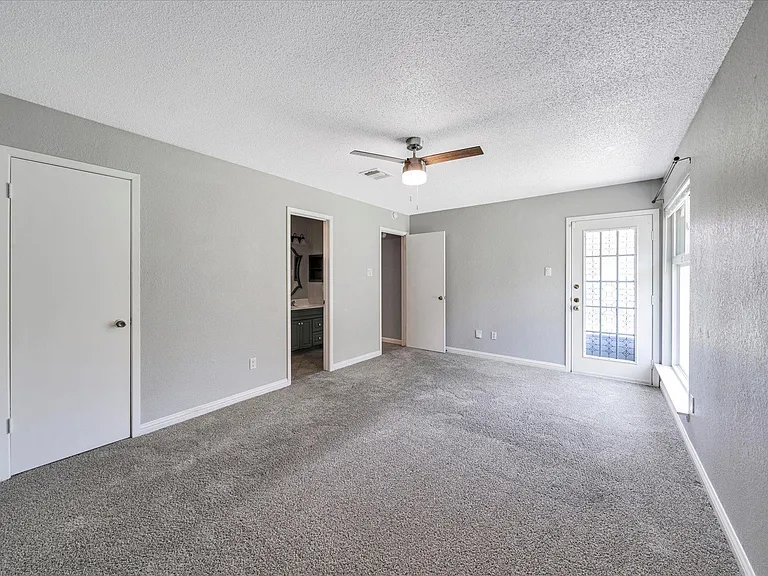 16906 Pocono Dr — Photo 20