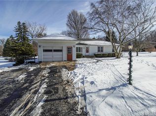 4519 Sunset Dr, Lockport, NY 14094