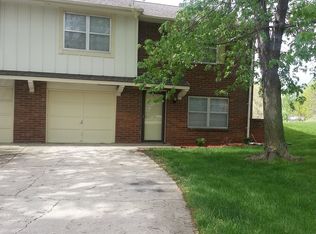 4102 NW Winslow Pl, Blue Springs, MO 64015