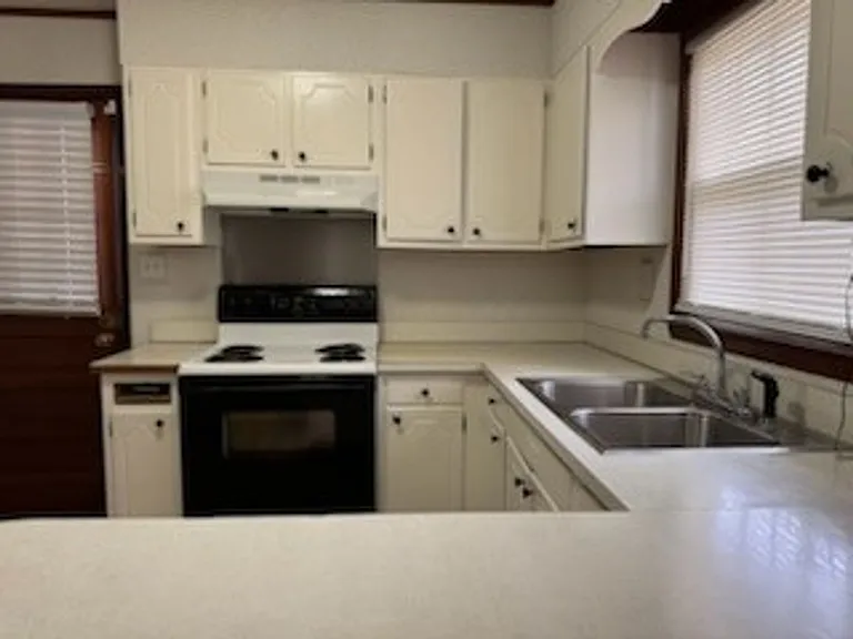 338 Summer Hill Rd — Photo 5