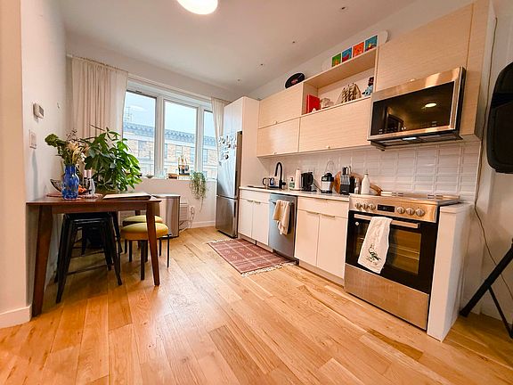 2nd image of 699 E 6th St #403