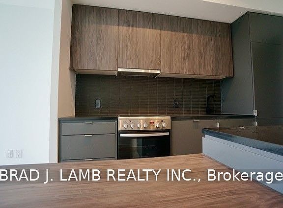 3rd image of 7 Smith Cres #802