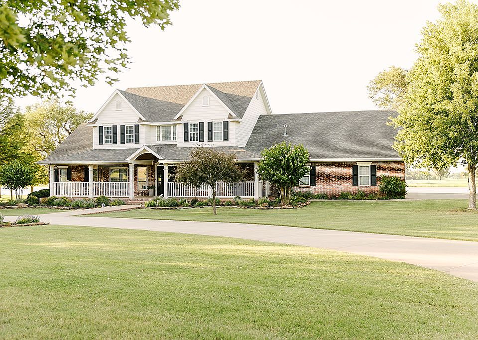 1st image of 722 Lake Trail Dr