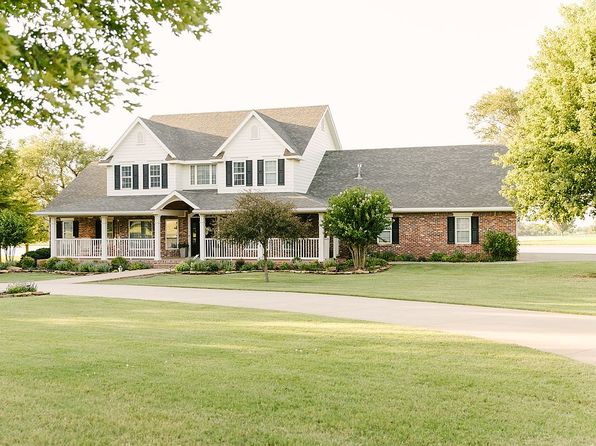 722 Lake Trail Dr