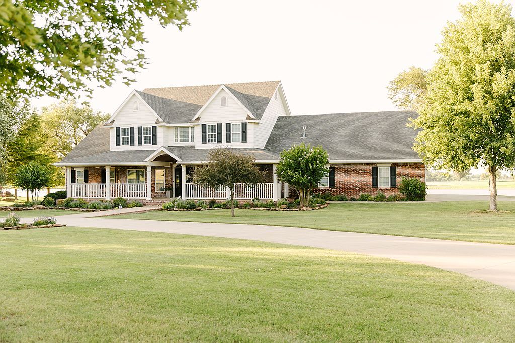 722 Lake Trail Dr - Property Image