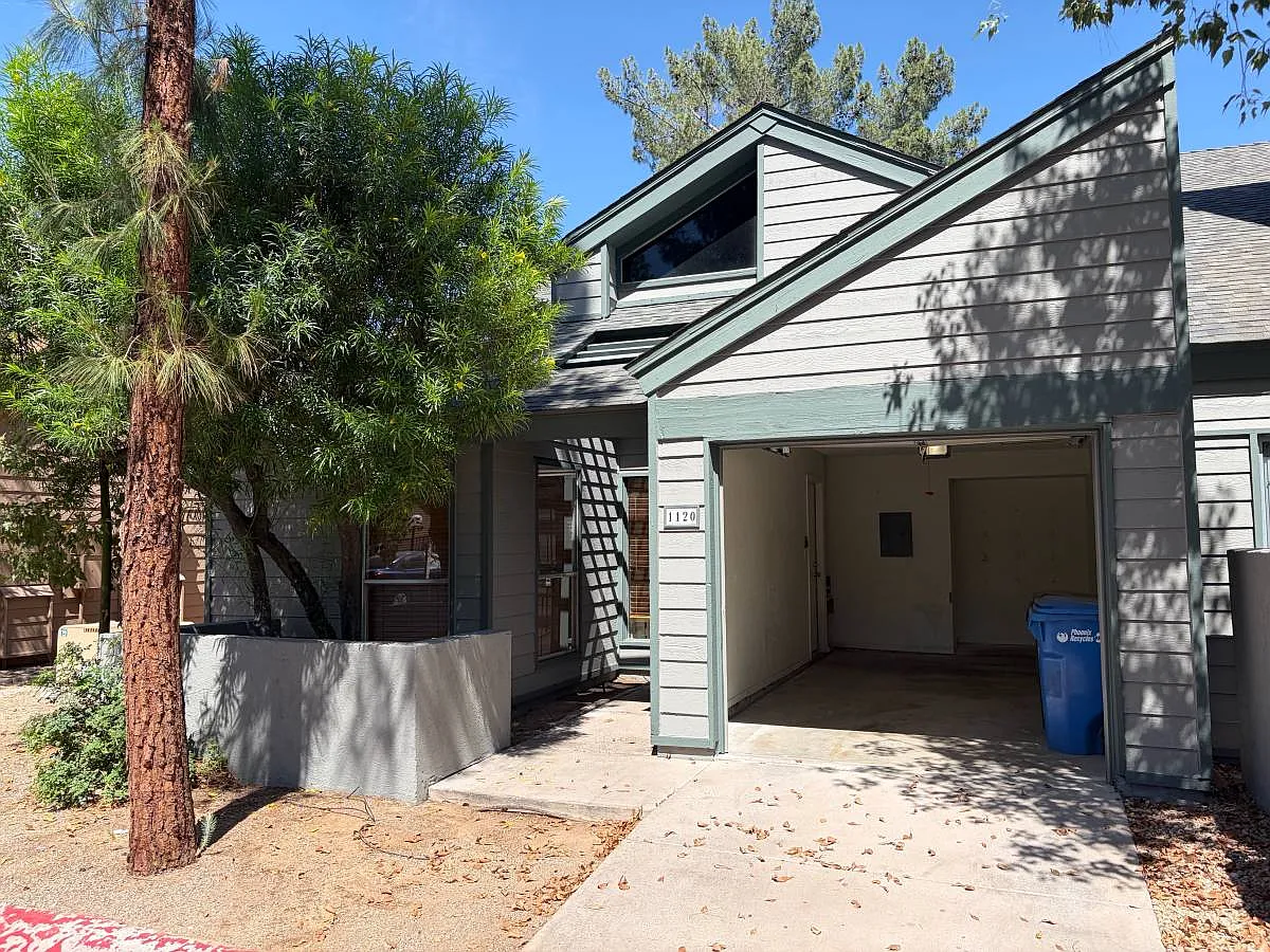 2 bed, 842 sqft, $1,590 — Photo 2