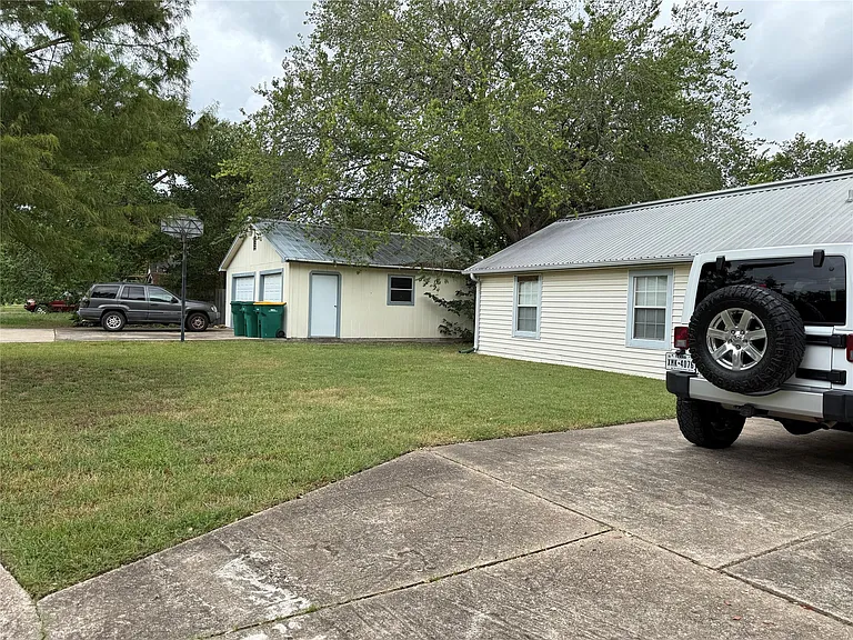 231 E Live Oak St #A — Photo 22
