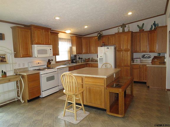 4th image of 1423 Pinecrest St