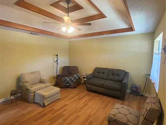 4th image of 801 N Louisiana Ave