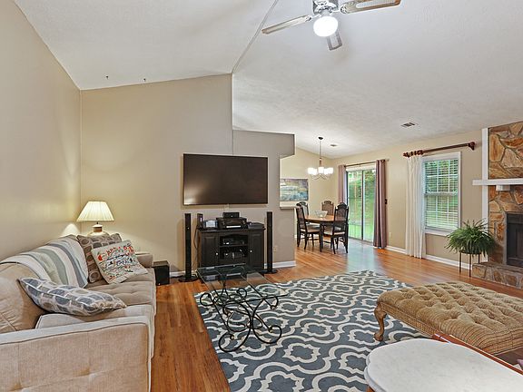 5th image of 1405 River Landing Way